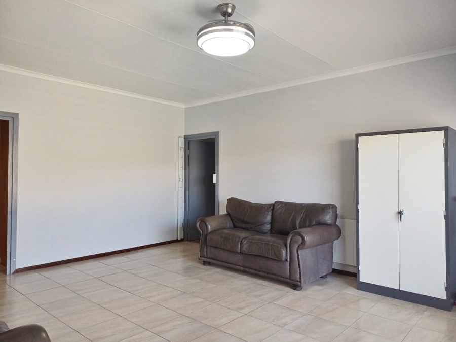 5 Bedroom Property for Sale in Fraaiuitsig Western Cape
